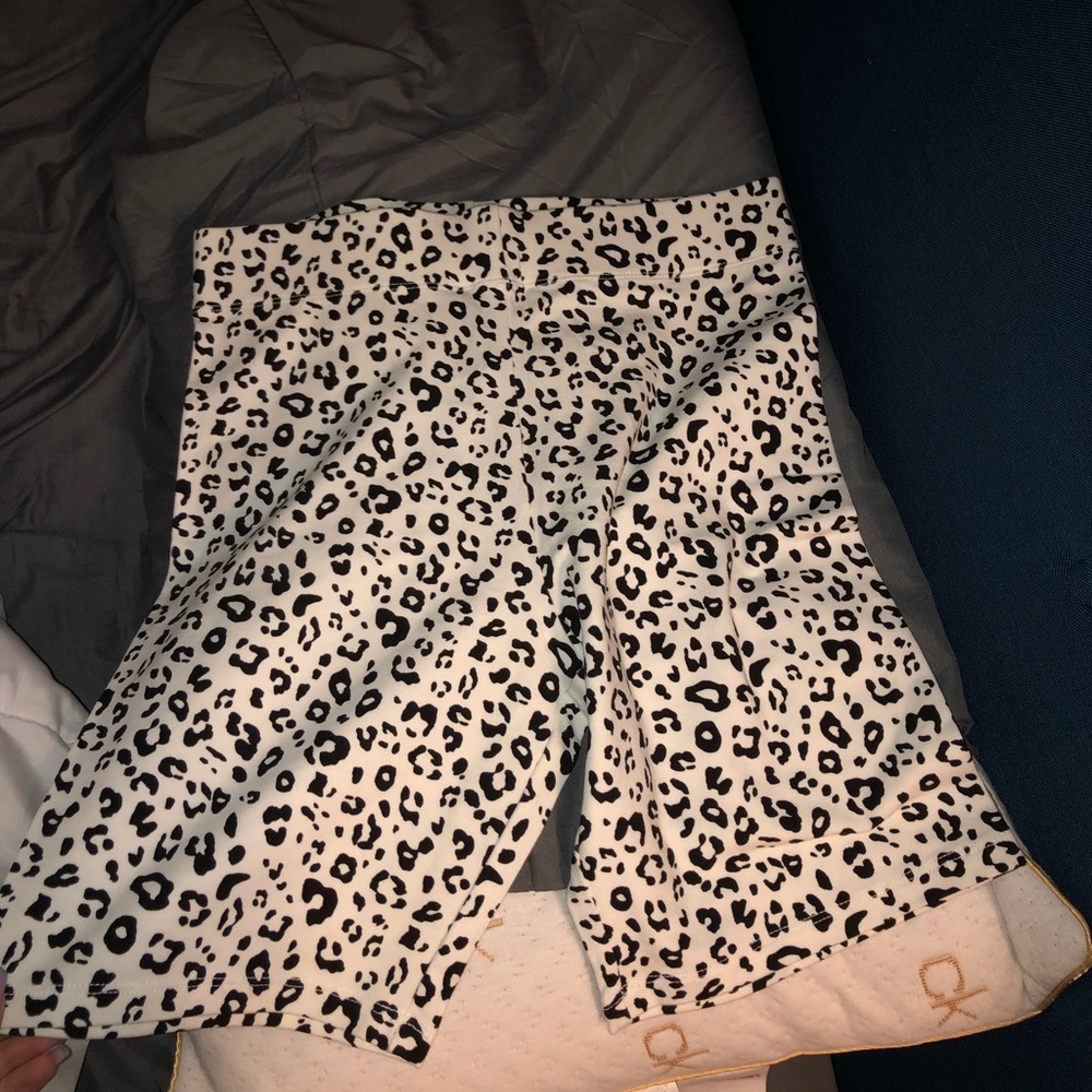 Leopard white shorts
